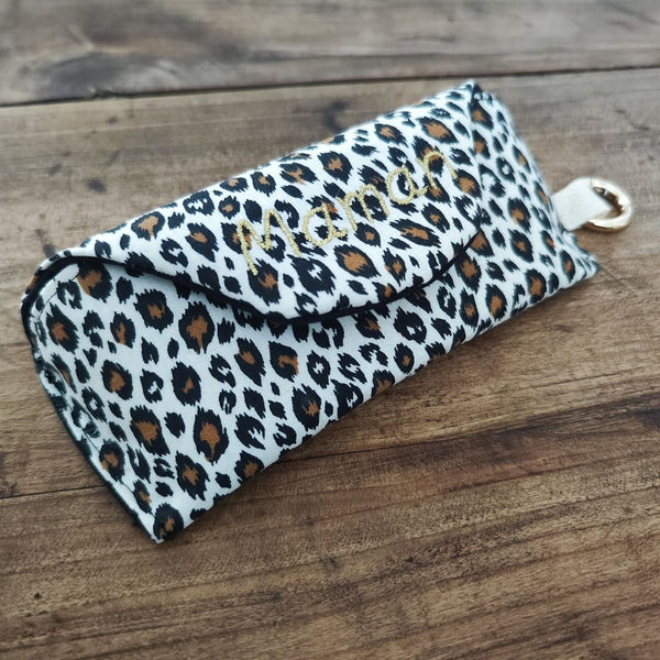 Étui à Lunettes Fabriqué à la Main - 1 etui leopard de perspective